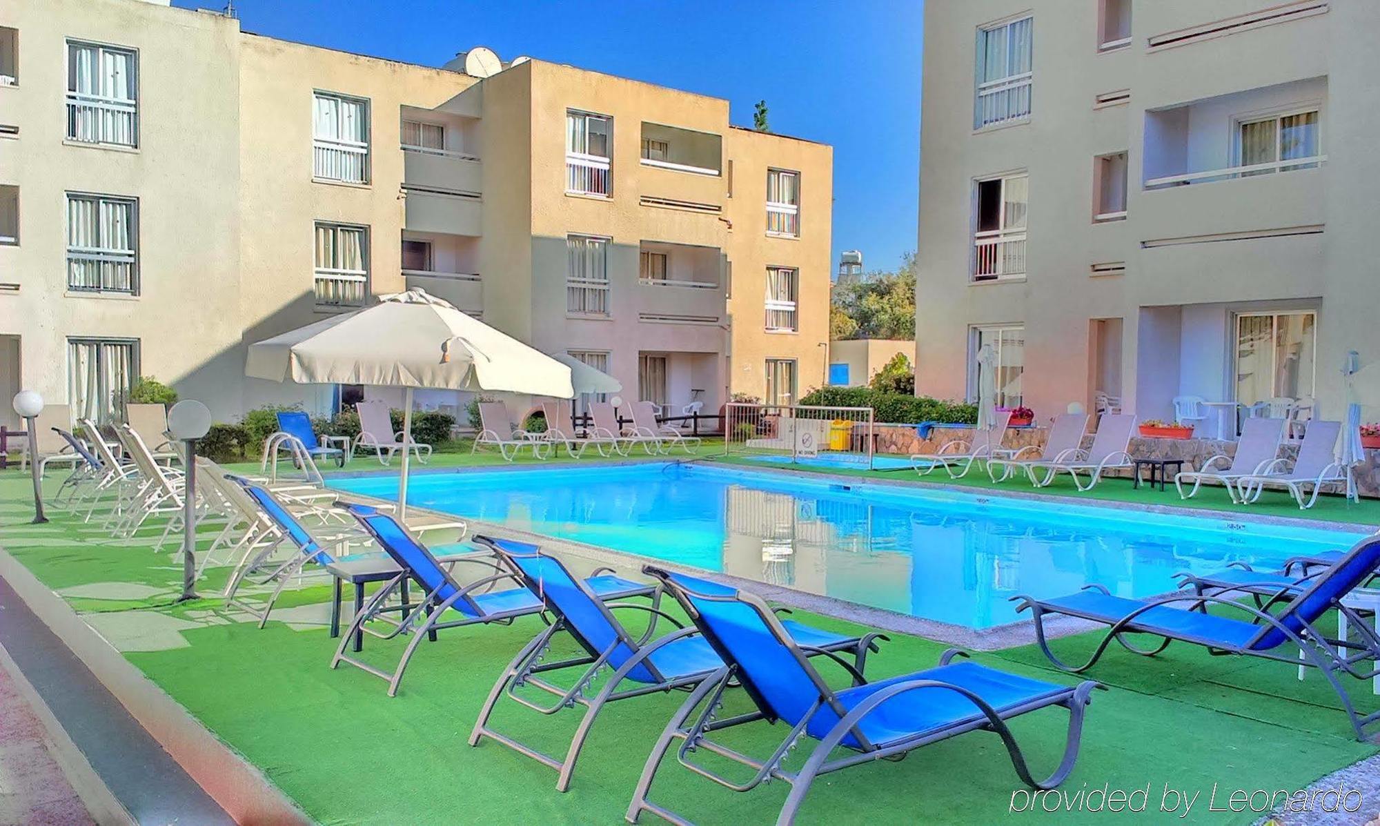 Daphne Hotel Apartments Paphos Eksteriør bilde